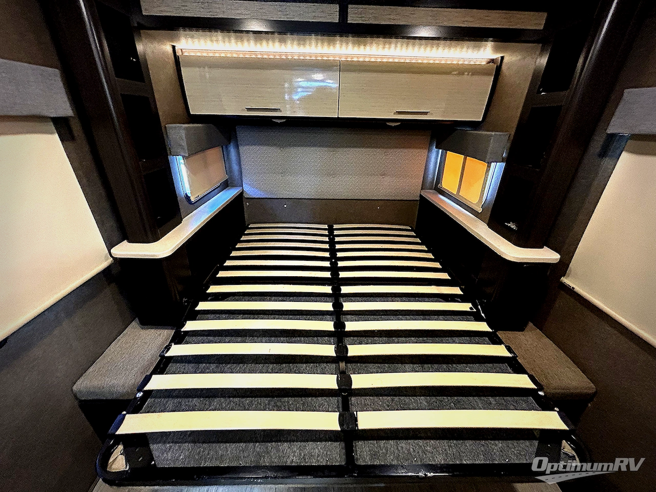 2017 Thor Compass 23TR Photo 13