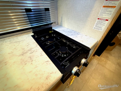 2026 Thor Chateau 25Z RV Photo 3