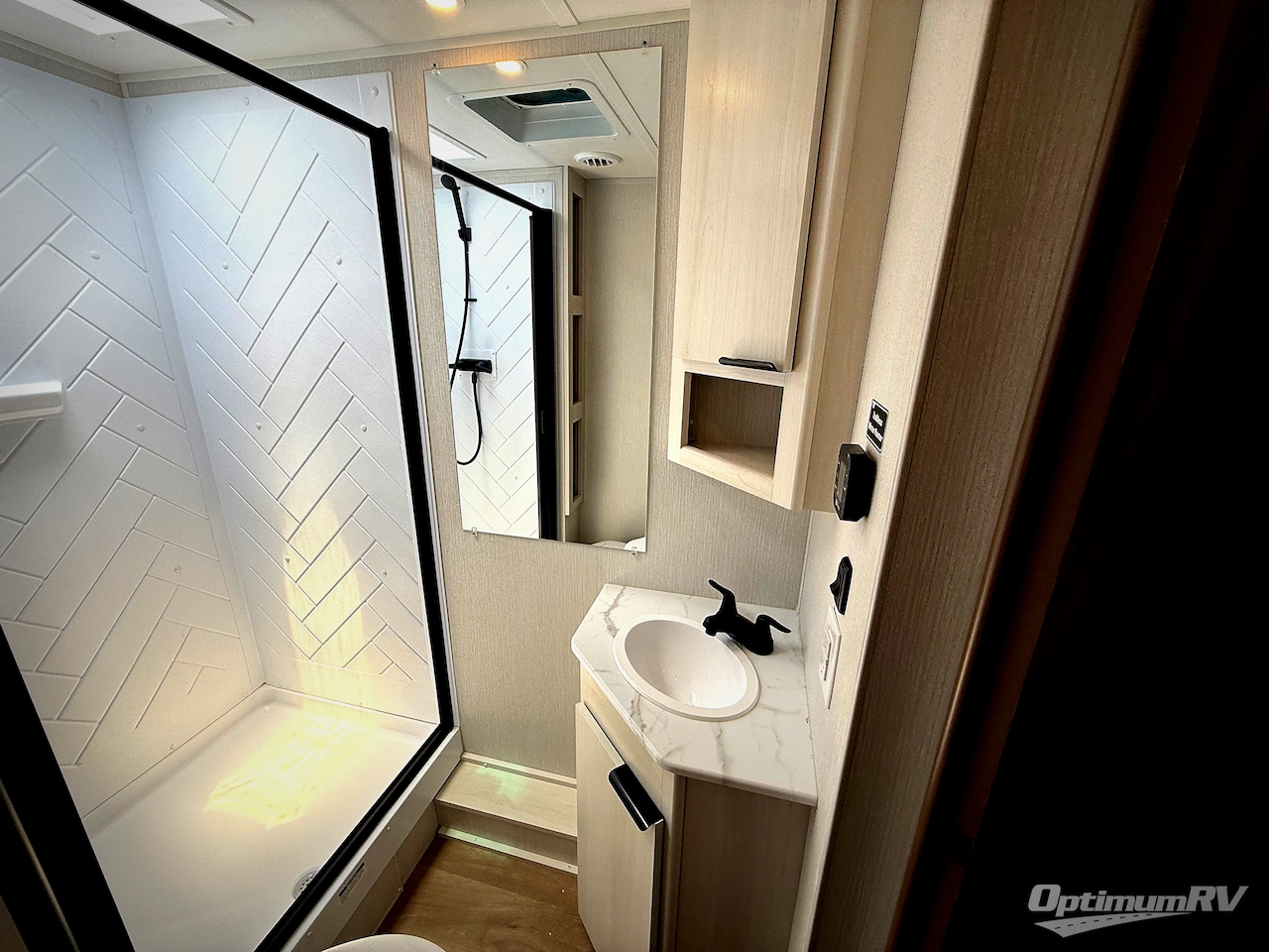 2027 Winnebago Access 25BH Photo 15