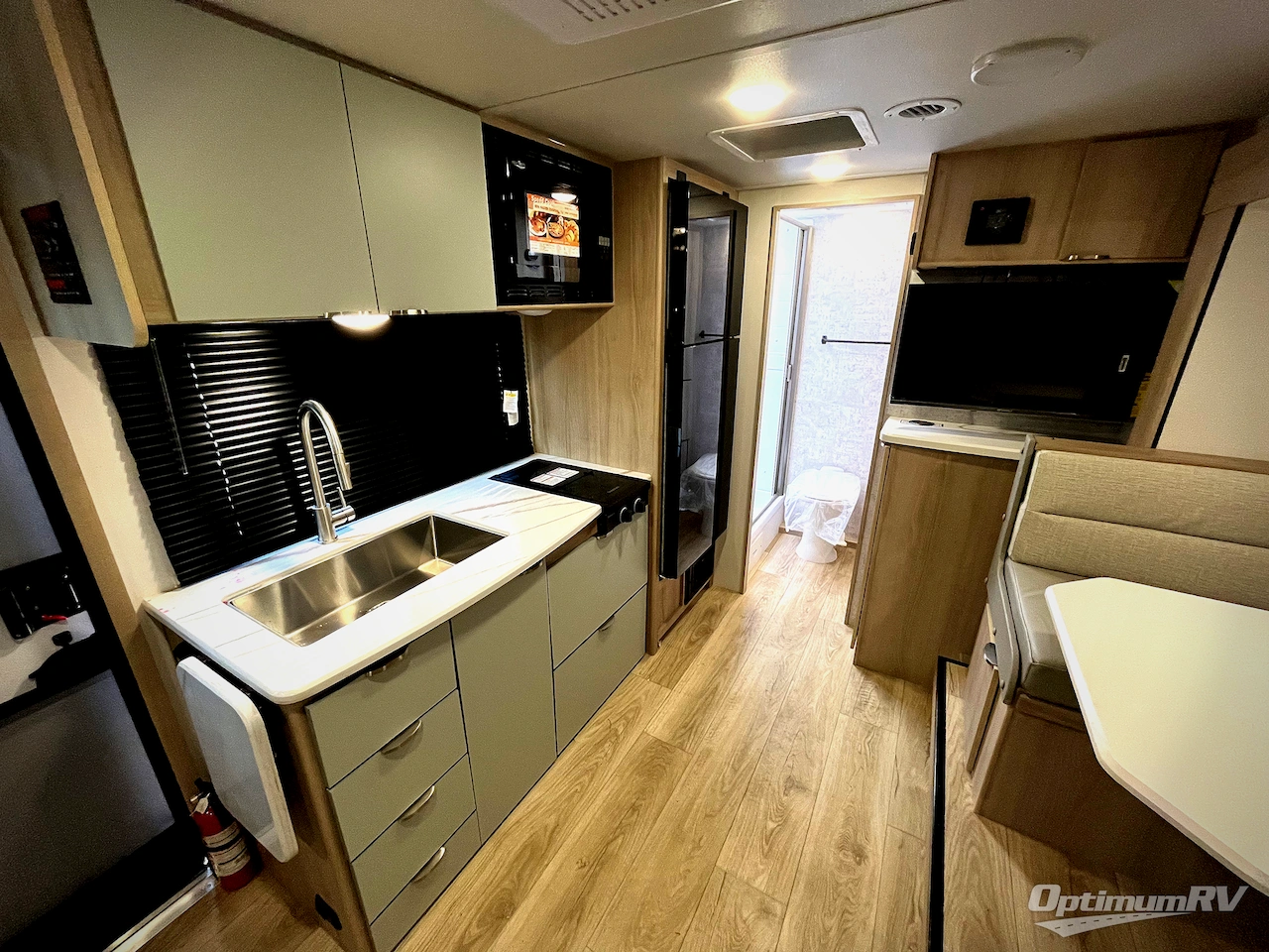 2025 Winnebago Micro Minnie 2108FBS Photo 7