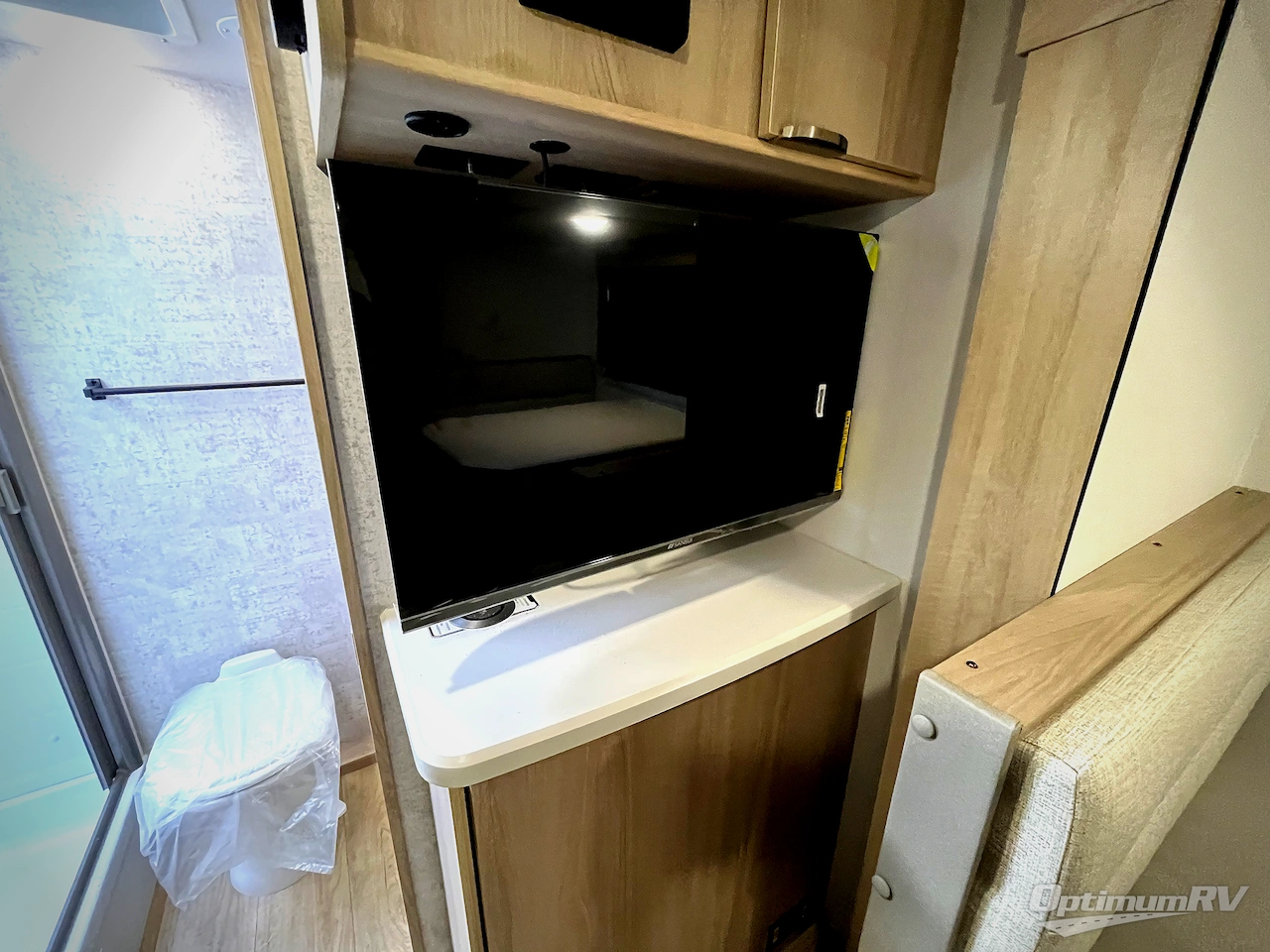 2025 Winnebago Micro Minnie 2108FBS Photo 9