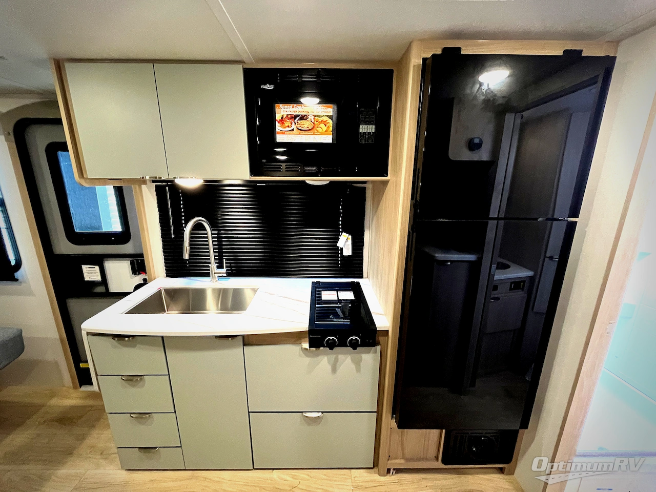2025 Winnebago Micro Minnie 2108FBS Photo 13
