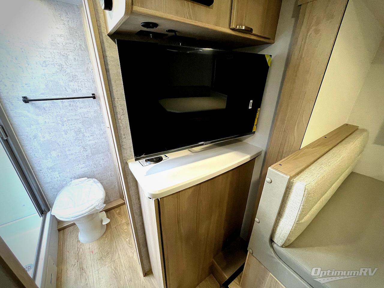 2025 Winnebago Micro Minnie 2108FBS Photo 7