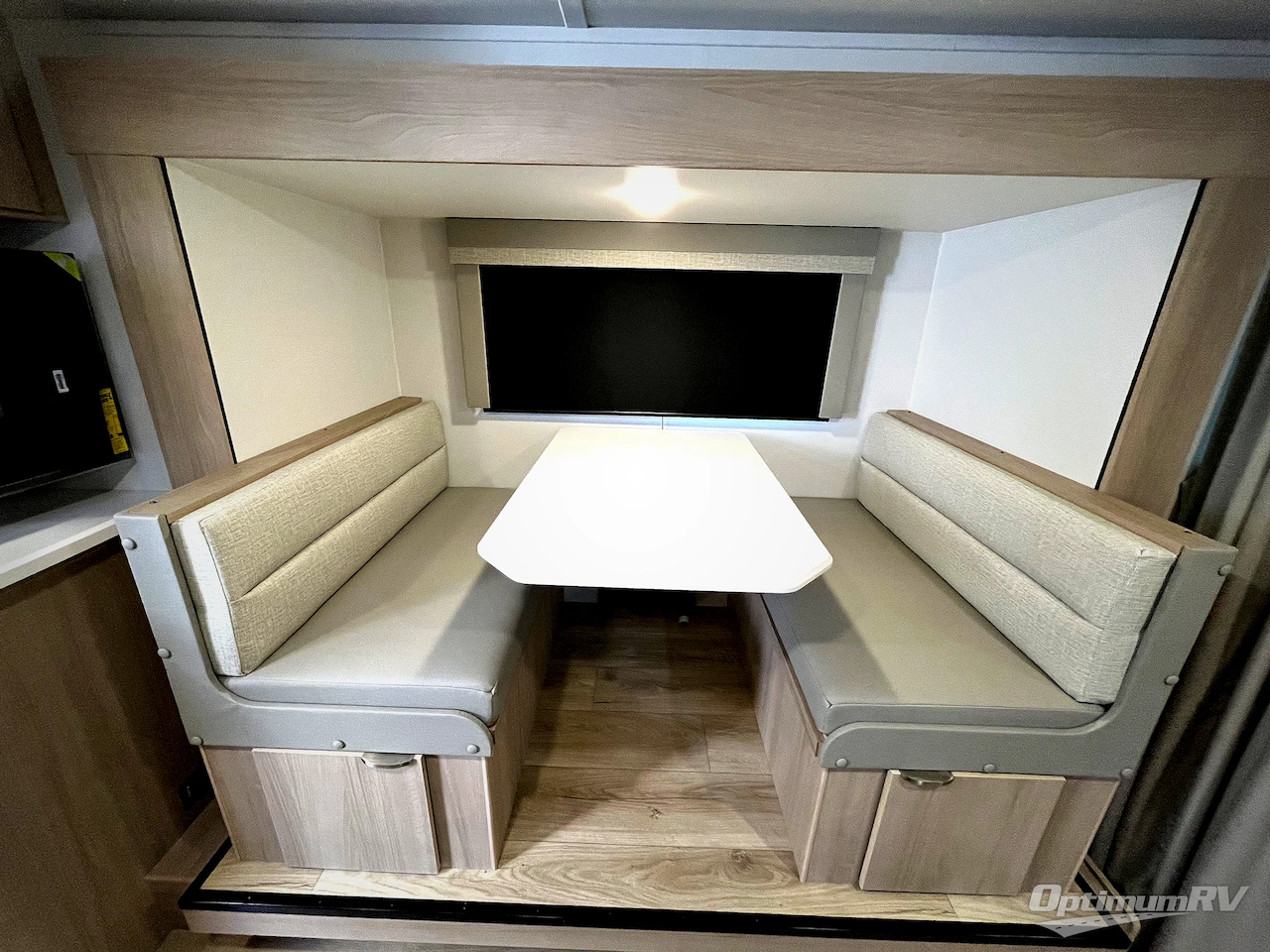 2025 Winnebago Micro Minnie 2108FBS Photo 8