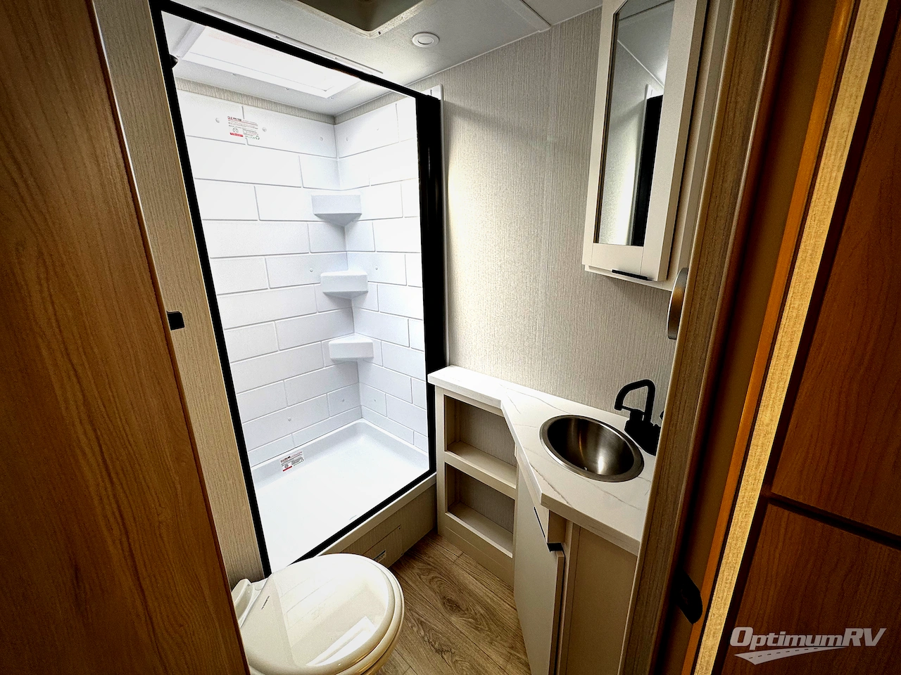 2026 Winnebago Thrive 22MBH Photo 8