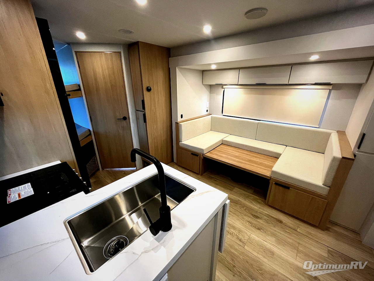 2026 Winnebago Thrive 22MBH Photo 5
