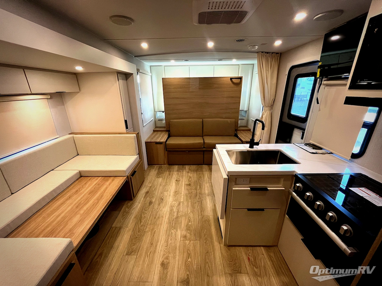 2026 Winnebago Thrive 22MBH Photo 7