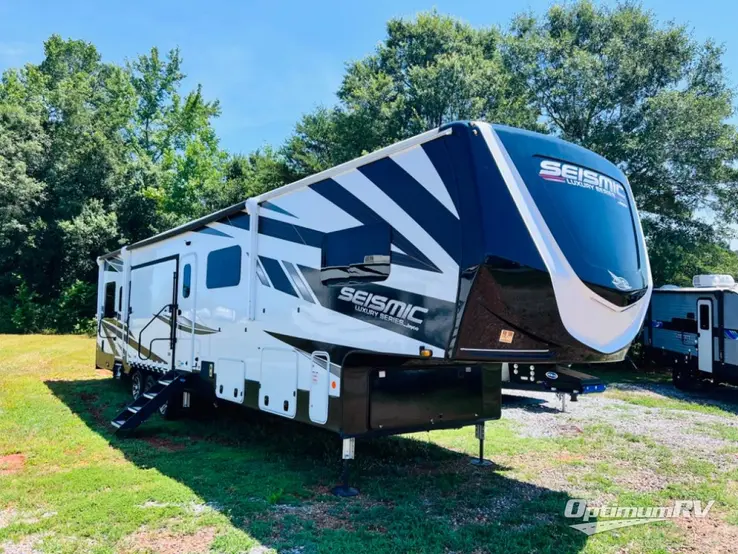 2023 Jayco Seismic Luxury Series 4113 RV Photo 1