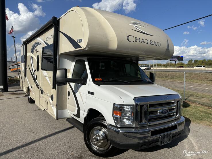 2017 Thor Chateau 31W RV Photo 1