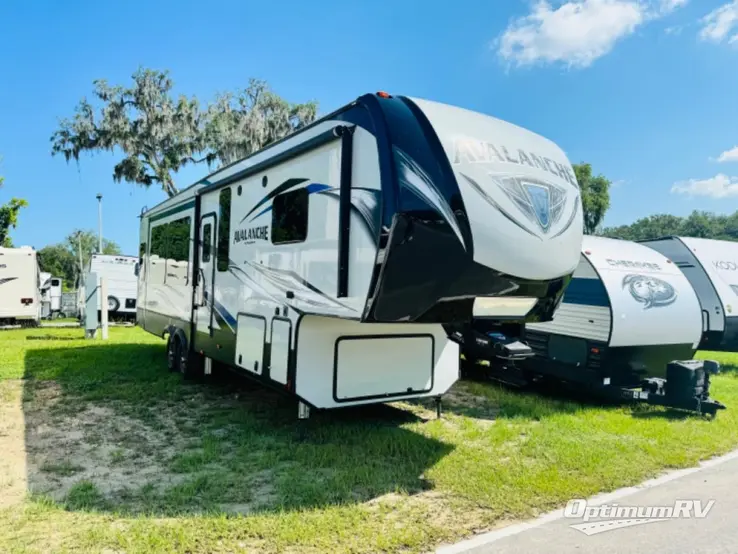 2019 Keystone Avalanche 321RS RV Photo 1