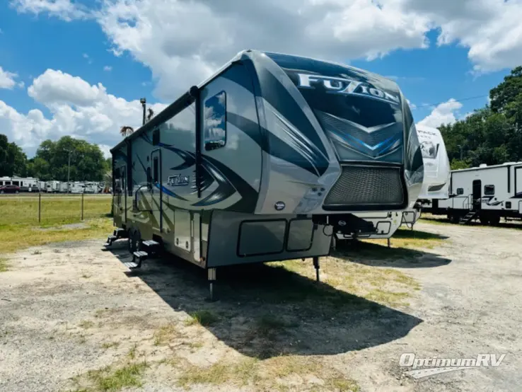 2016 Keystone Fuzion 325 RV Photo 1