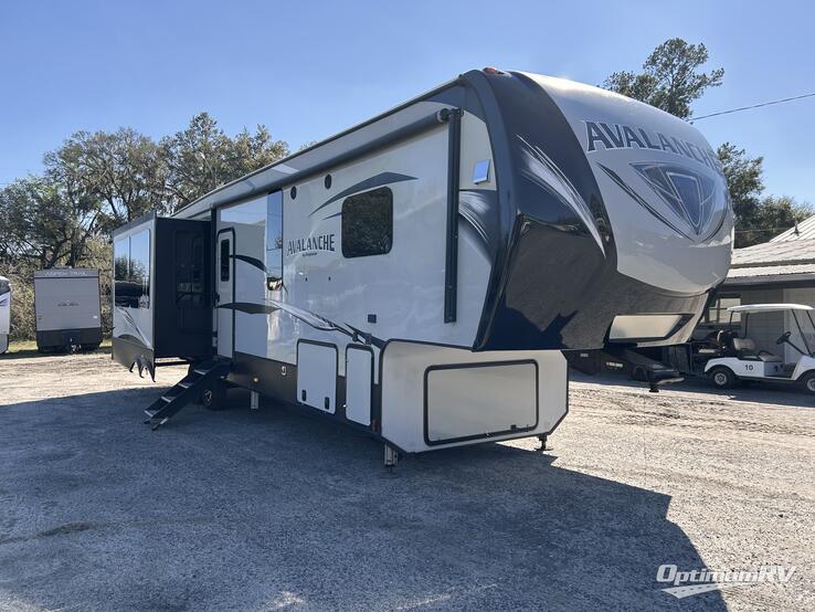 2019 Keystone Avalanche 386BG RV Photo 1