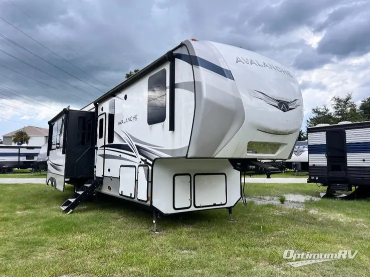 2022 Keystone Avalanche 390DS RV Photo 1