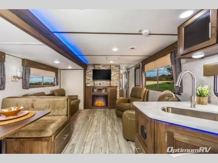 2019 Forest River Cherokee Alpha Wolf 27RK-L RV Photo 1