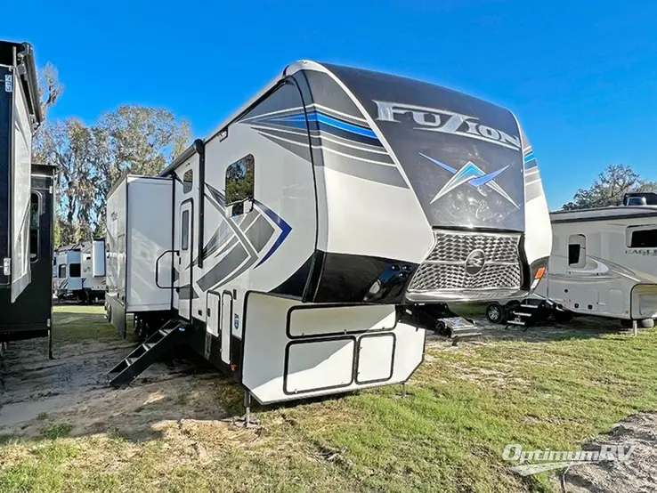 2021 Keystone Fuzion 428 RV Photo 1