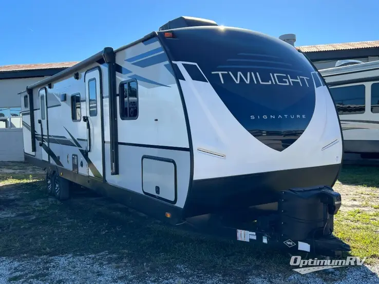 2021 Cruiser Twilight Signature TWS 3300 RV Photo 1