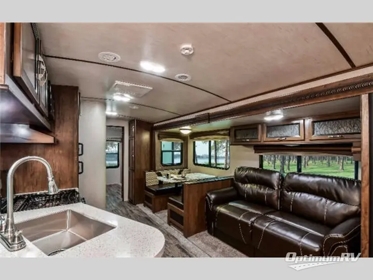 2018 Cruiser Radiance Ultra Lite 30DS RV Photo 1