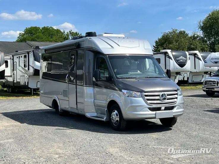 2021 Regency Ultra Brougham UB25IB RV Photo 1