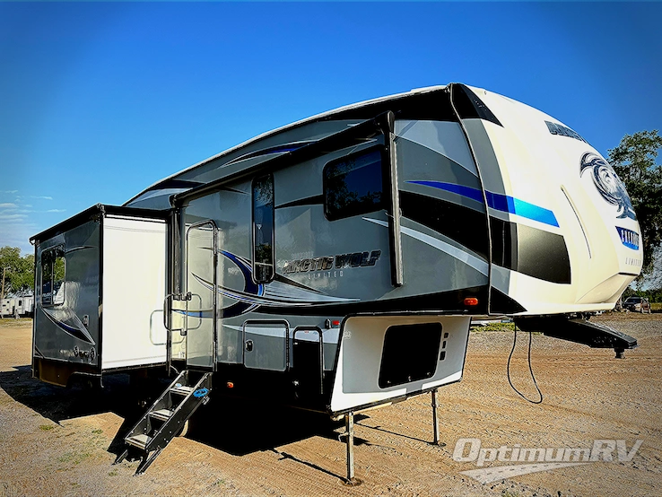 2019 Forest River Cherokee Arctic Wolf 285DRL4 RV Photo 1