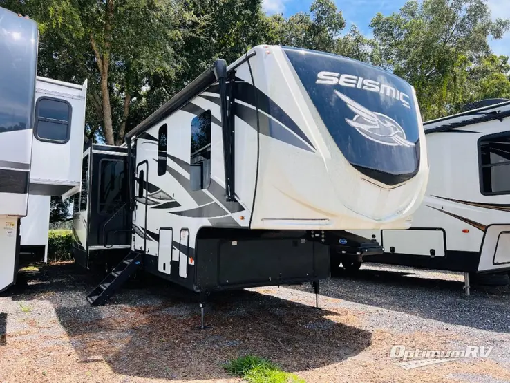 2020 Jayco Seismic 3512 RV Photo 1