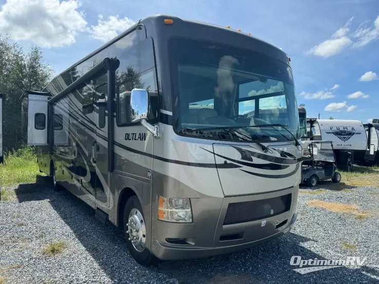 2015 Thor Outlaw 38RE RV Photo 1