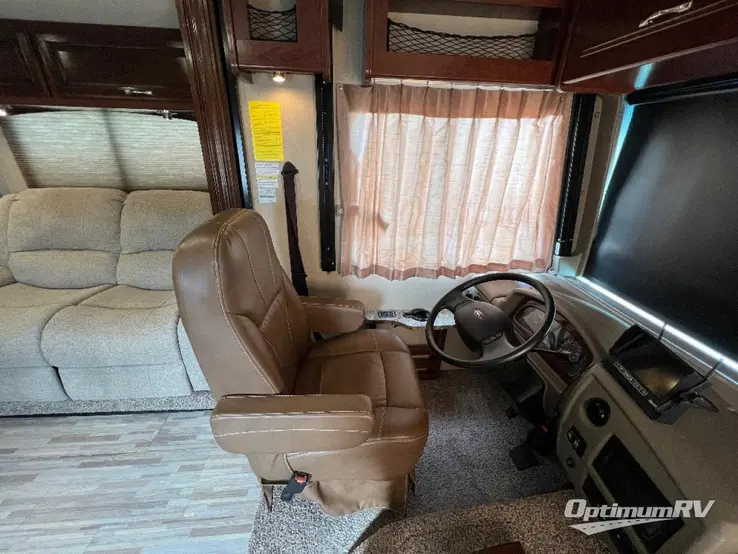 2018 Fleetwood Flair 31W RV Photo 1