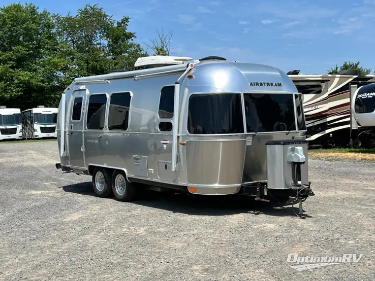 2018 Airstream International Serenity 23FB RV Photo 1