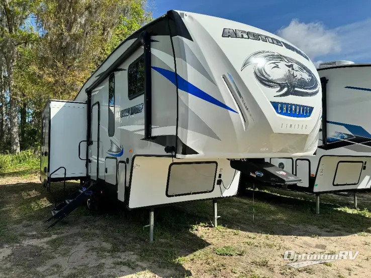 2019 Forest River Cherokee Arctic Wolf 285DRL4 RV Photo 1