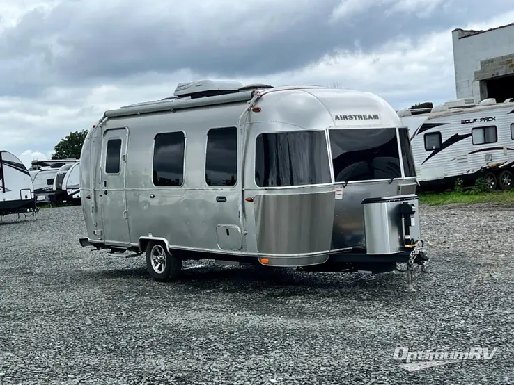 2022 Airstream Caravel 22FB RV Photo 1