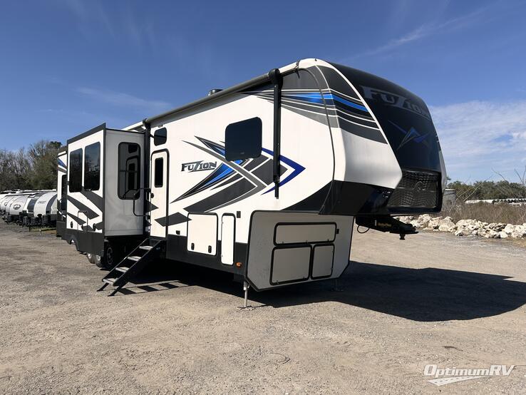 2021 Keystone Fuzion 419 RV Photo 1