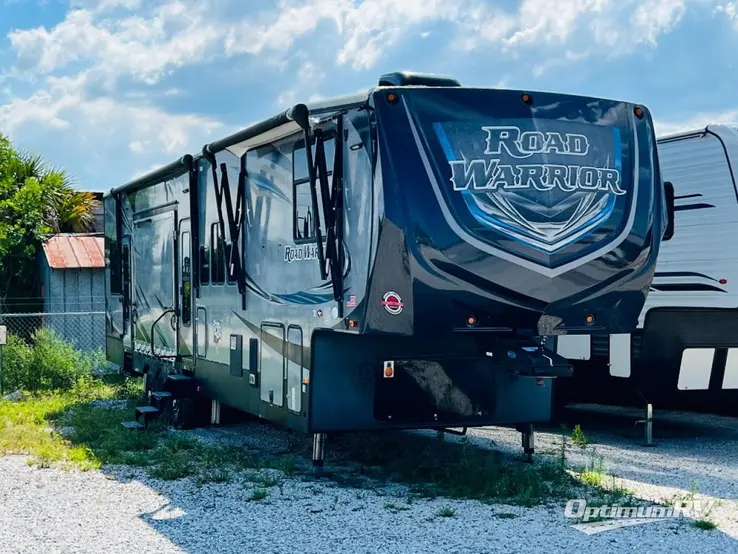 2017 Heartland Road Warrior 427 RV Photo 1