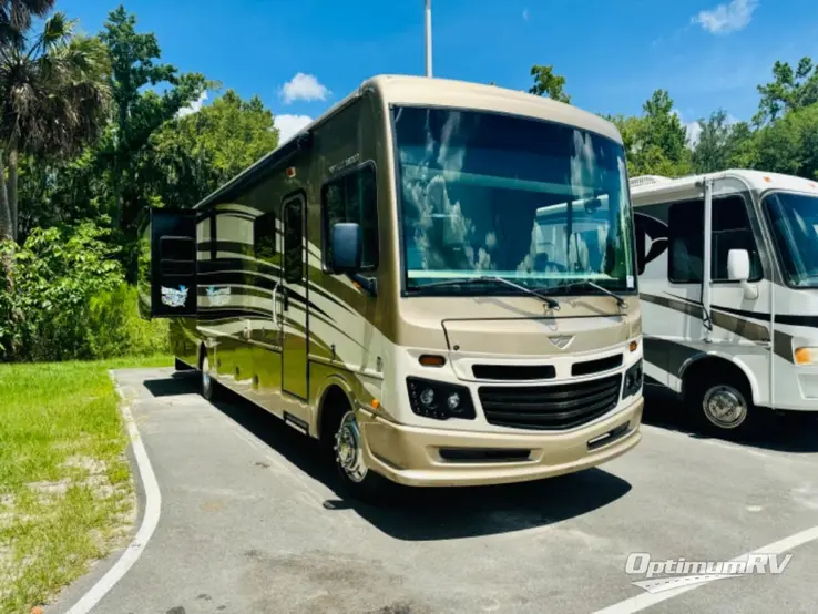 2017 Fleetwood Bounder 35K RV Photo 1