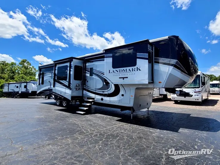 2016 Heartland Landmark 365 365 RV Photo 1