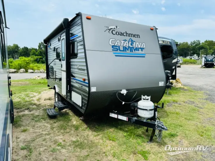 2020 Coachmen Catalina Summit Series 172 RV Photo 1