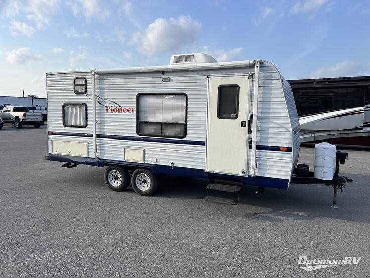 2004 Fleetwood Pioneer 18T6 RV Photo 1