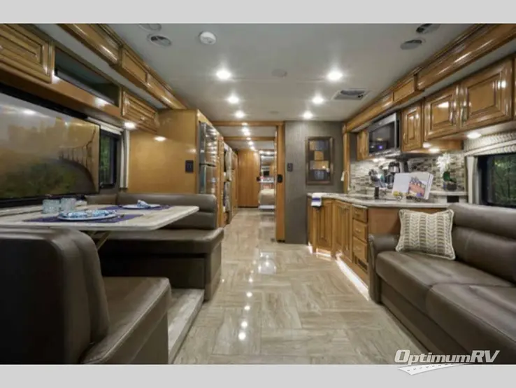 2019 Thor Aria 4000 RV Photo 1