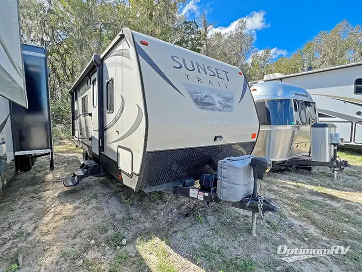 2016 CrossRoads Sunset Trail Ultra Lite 221BH RV Photo 1