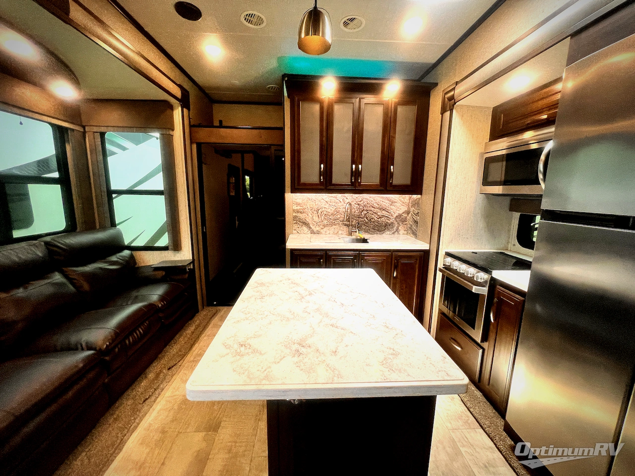 2019 Grand Design Momentum M-Class 349M Photo 5