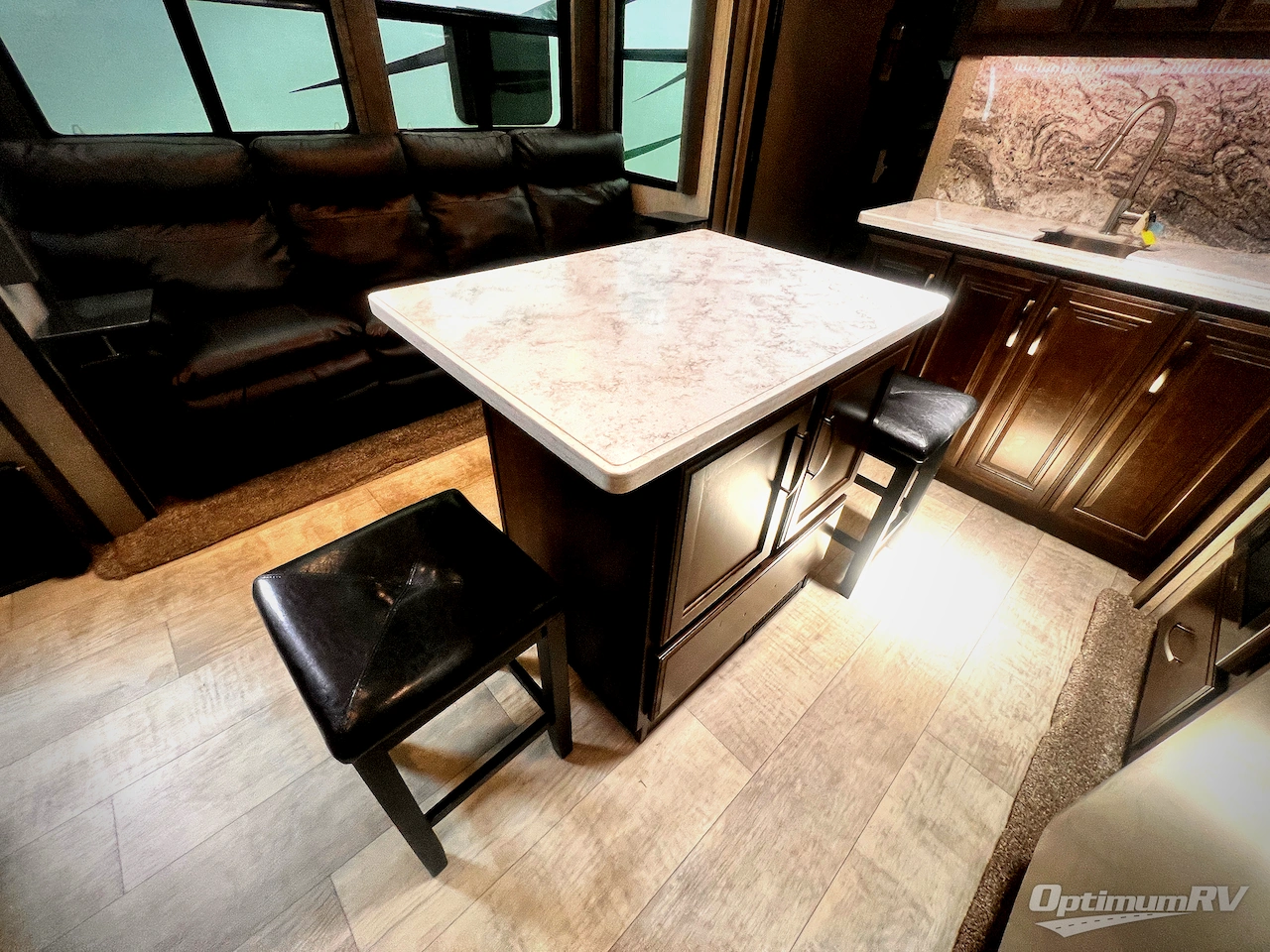 2019 Grand Design Momentum M-Class 349M Photo 10