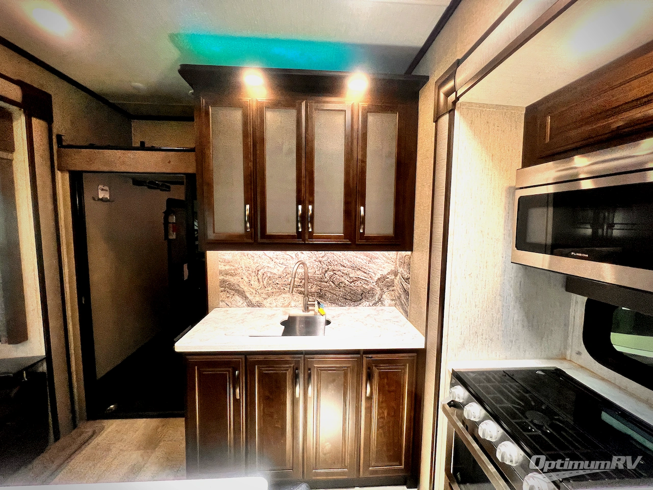 2019 Grand Design Momentum M-Class 349M Photo 11