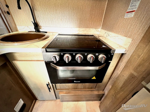 2022 Coachmen Freelander 26DS Ford 450 RV Photo 3