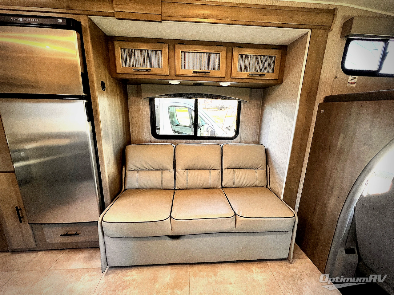 2022 Coachmen Freelander 26DS Ford 450 Photo 7