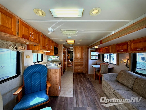 2002 Holiday Rambler Endeavor 38PBDD RV Photo 2