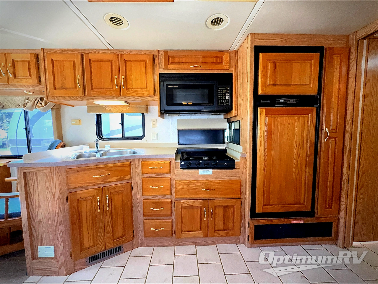 2002 Holiday Rambler Endeavor 38PBDD Photo 10