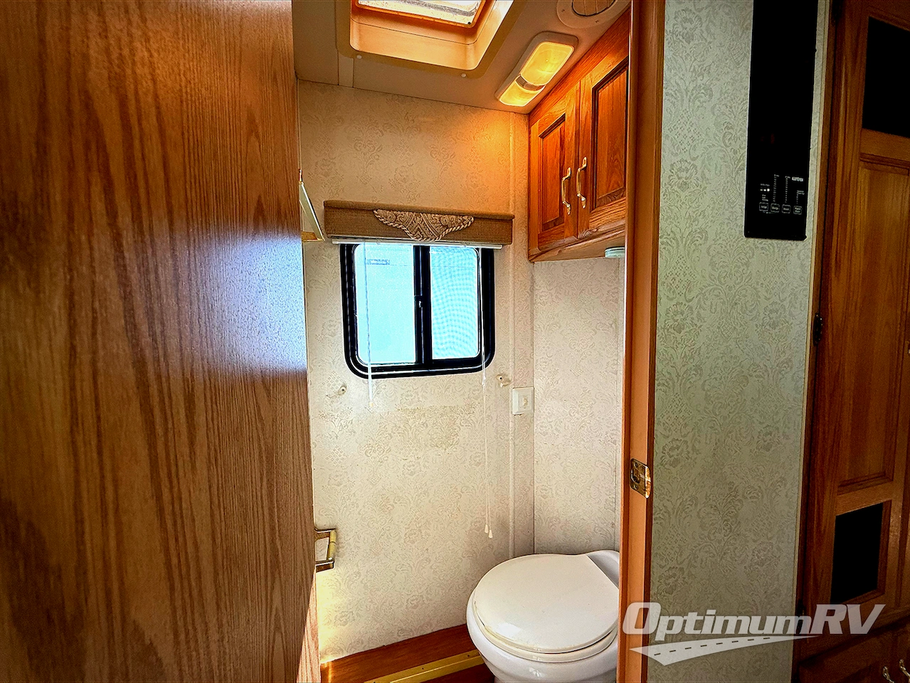 2002 Holiday Rambler Endeavor 38PBDD Photo 16