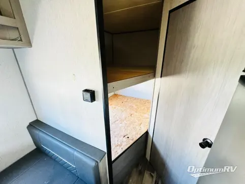 2022 Dutchmen Coleman Lantern LT Series 274BH RV Photo 4