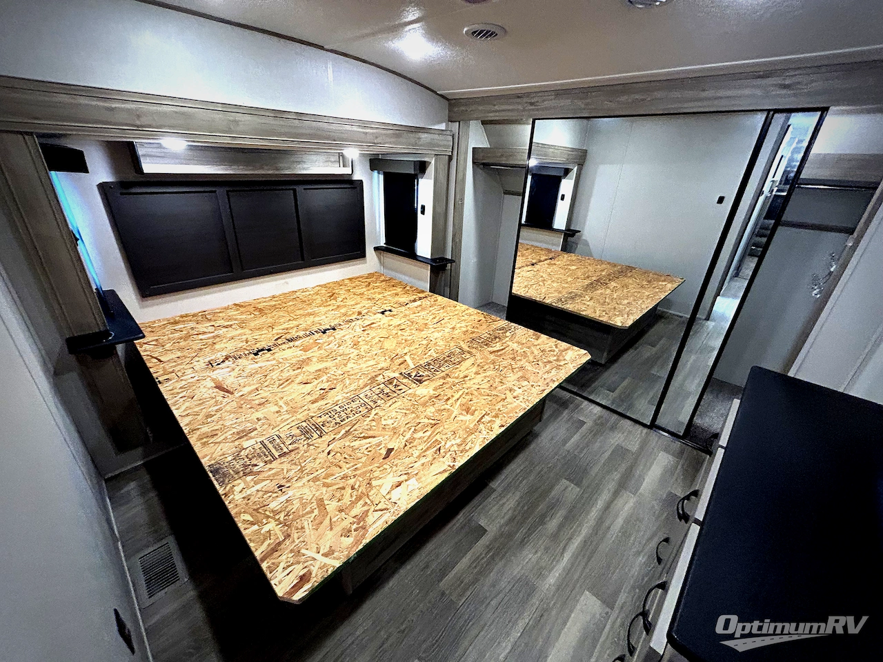2024 Coachmen Chaparral 393MBX Photo 8