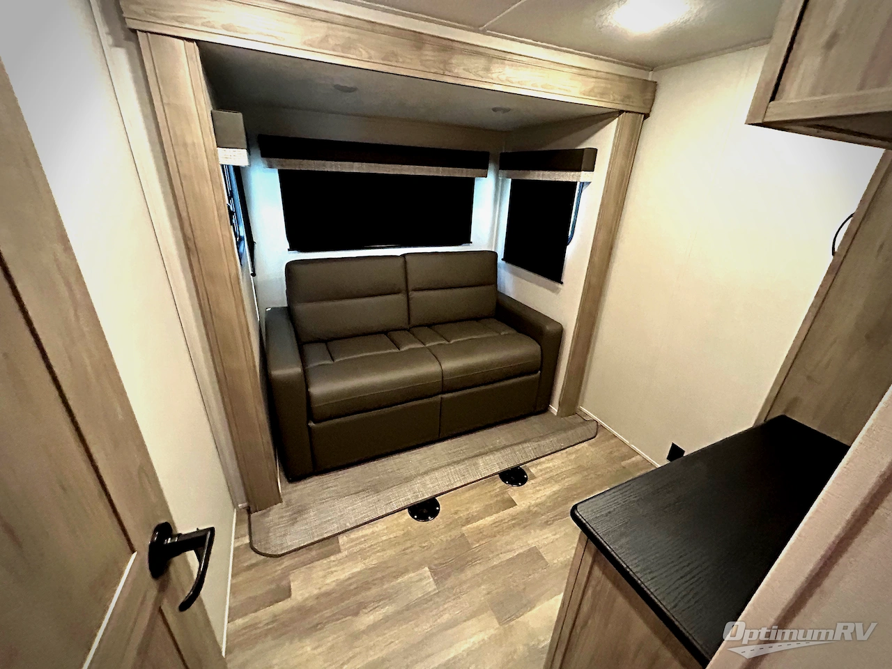2024 Coachmen Chaparral 393MBX Photo 17