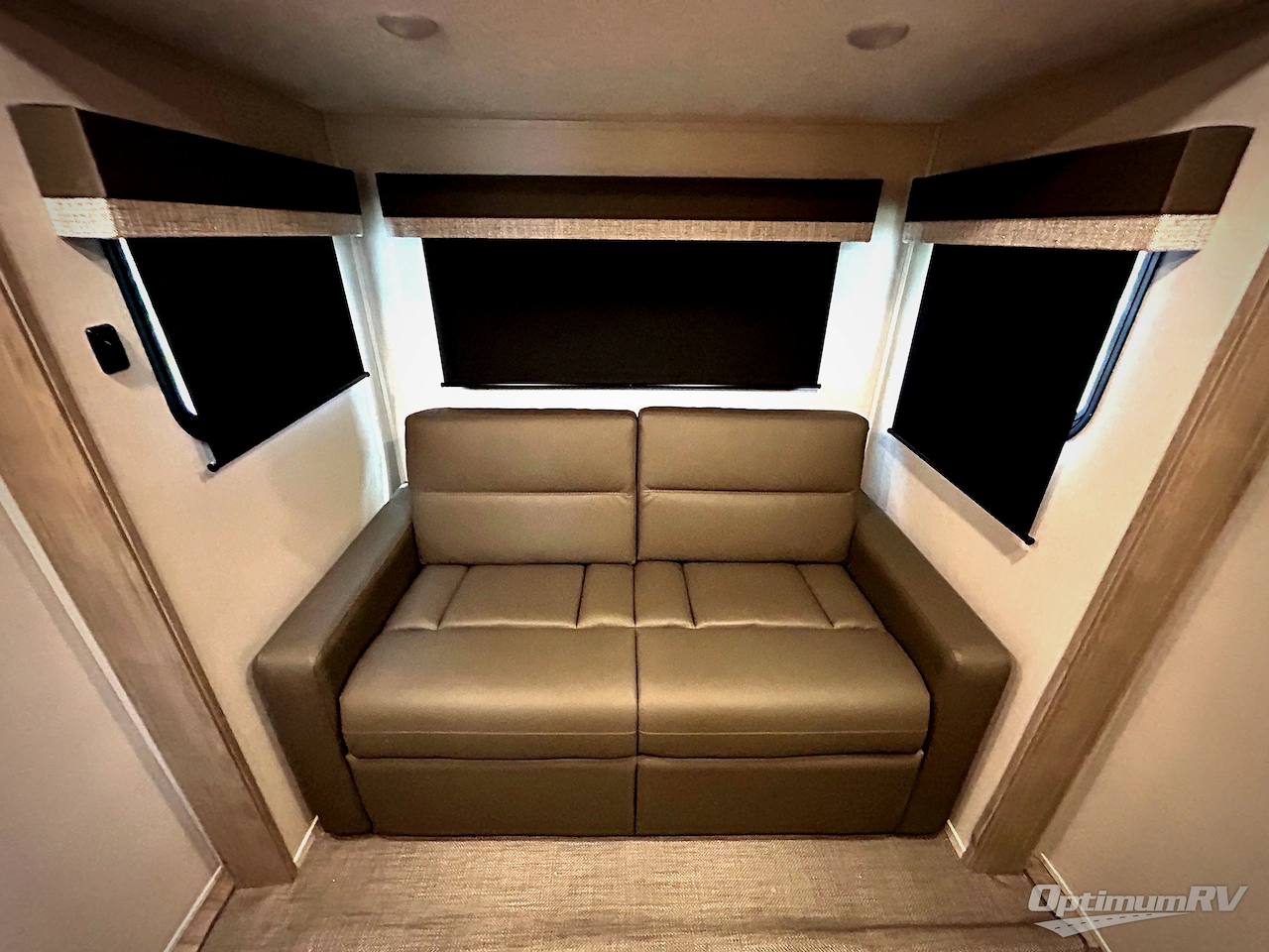 2024 Coachmen Chaparral 393MBX Photo 18