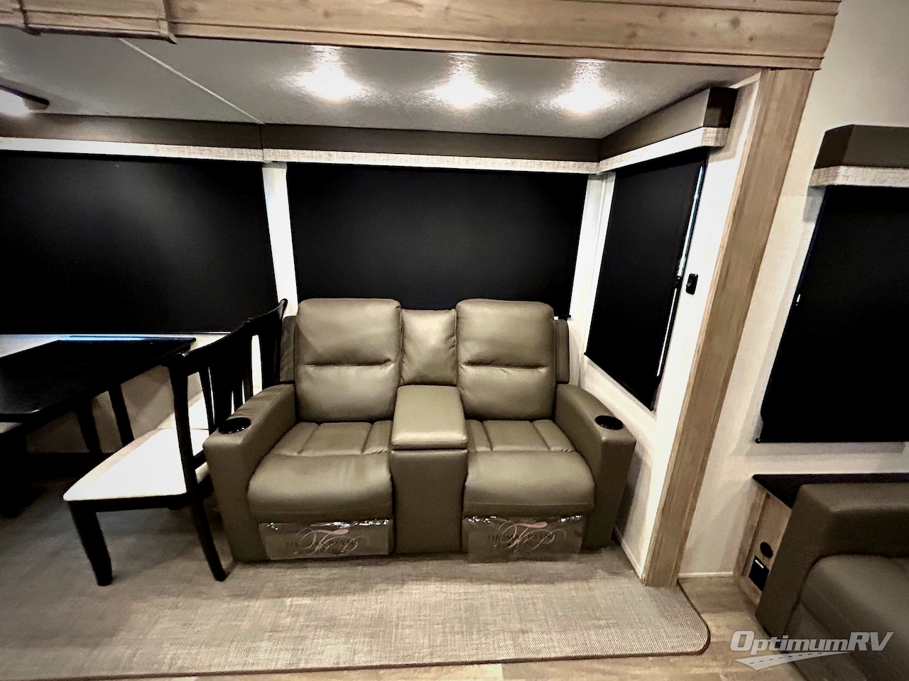 2024 Coachmen Chaparral 393MBX Photo 23
